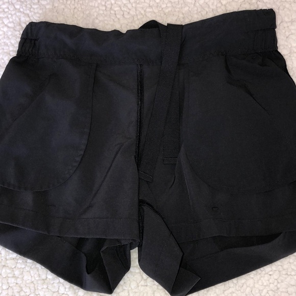 Lululemon Spring Break Away Short - Picture 6 of 7